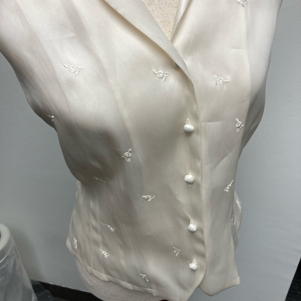 Ann Taylor White Satin Sleeveless Button-Front Blouse - Picture 4 of 7